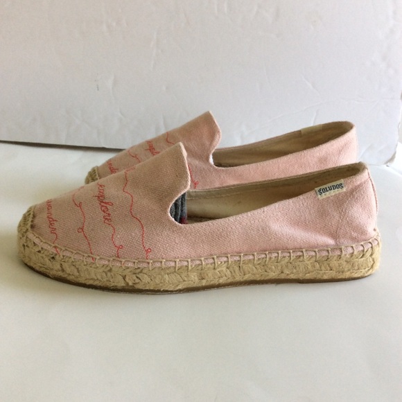 Soludos Walk This Way Espadrille Shoes Womens 8 Pink Slip On Graphic Text Wander - Picture 2 of 12